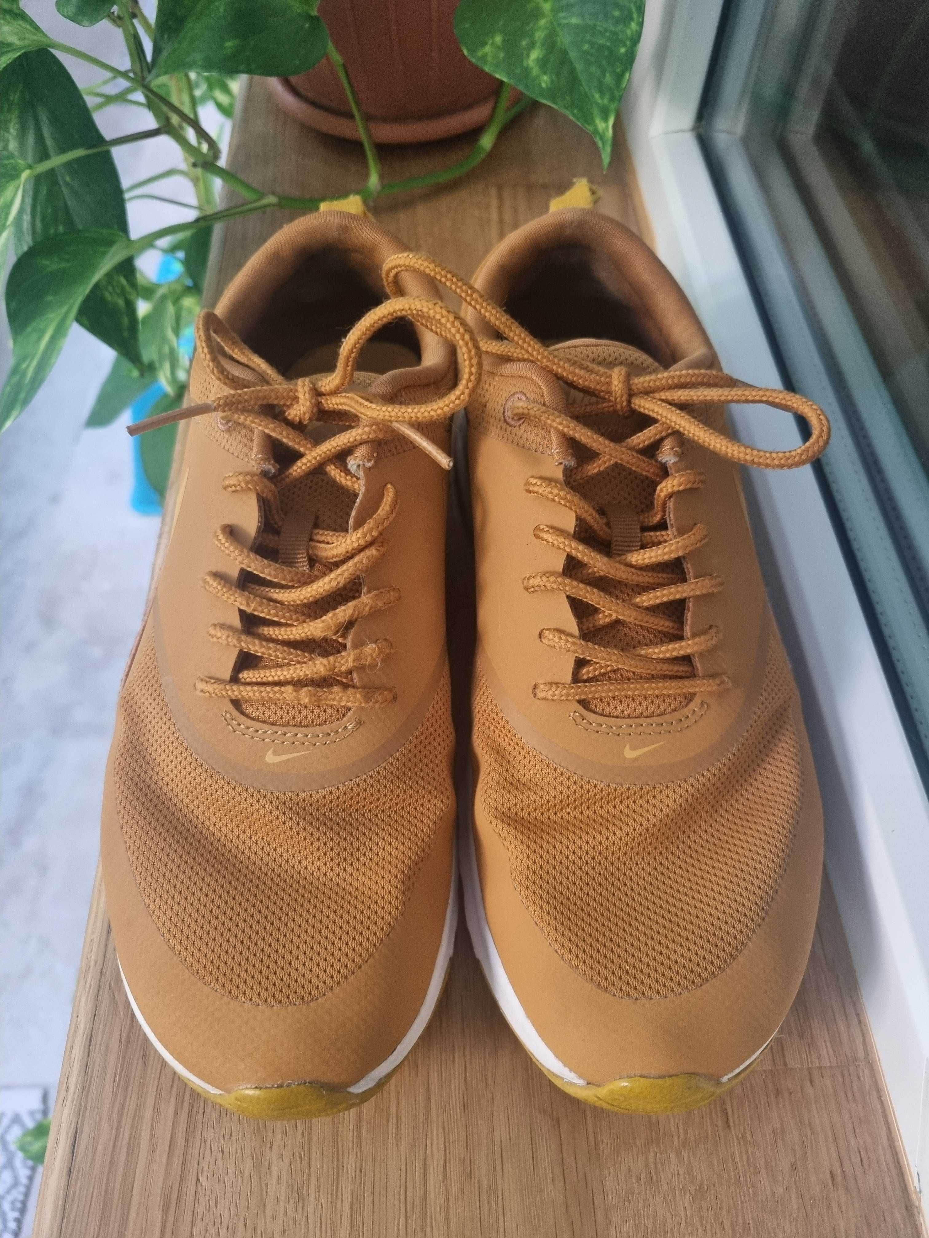 Pantofi sport Nike Air 39