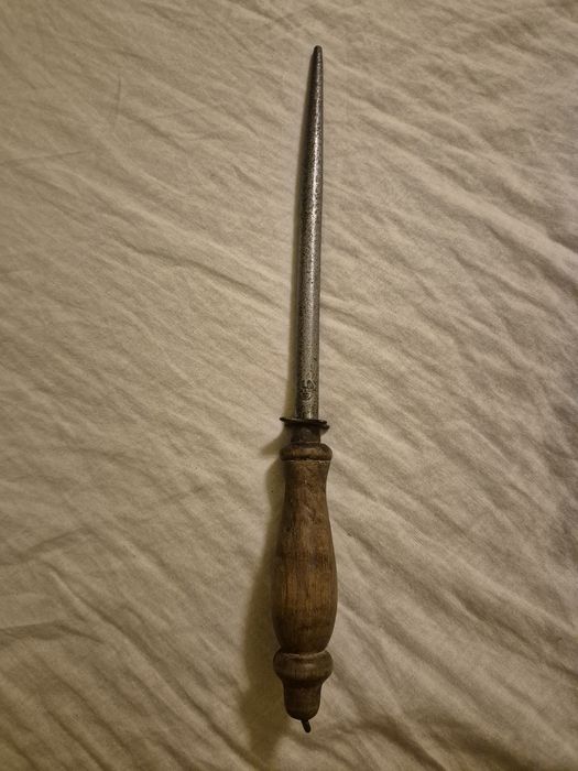 Стар масат с маркировки