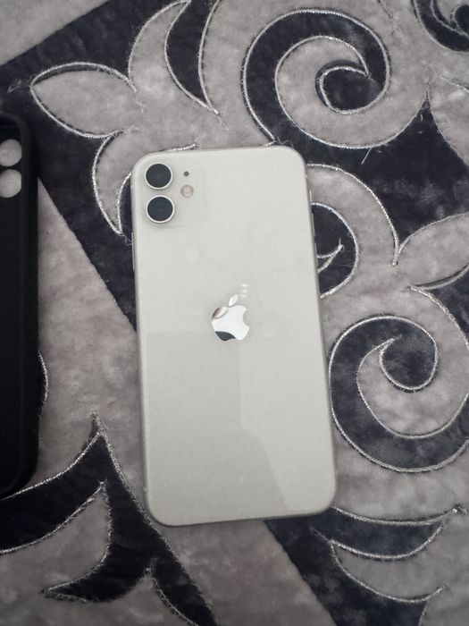 Продам айфон 11 в хорошем состоянии