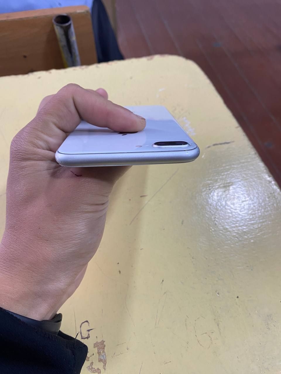 iPhone 8 plus (+)