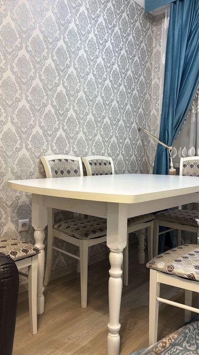 Стол и стулья красивые для вашего гнездышка