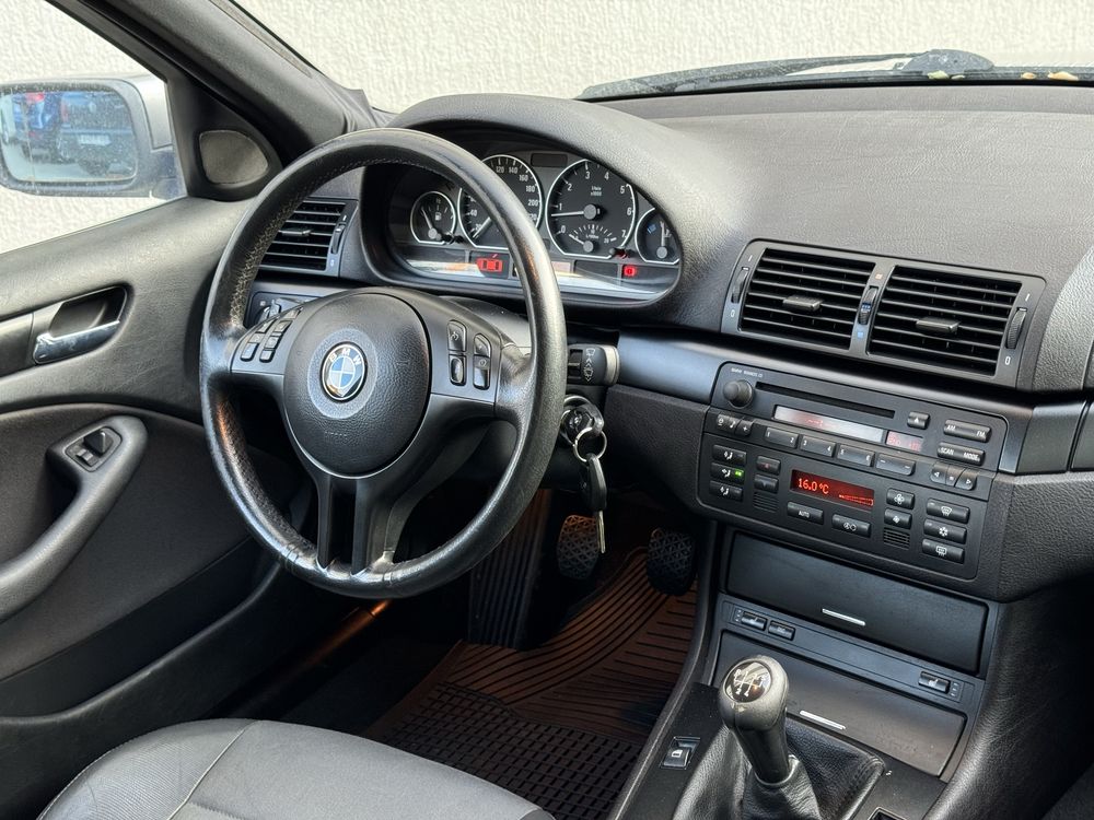 BMW Seria 3 318i