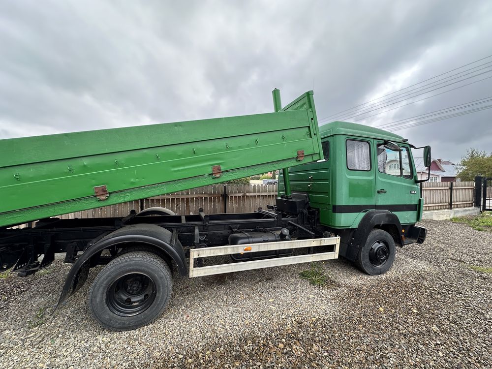 Mercedes 814 basculă