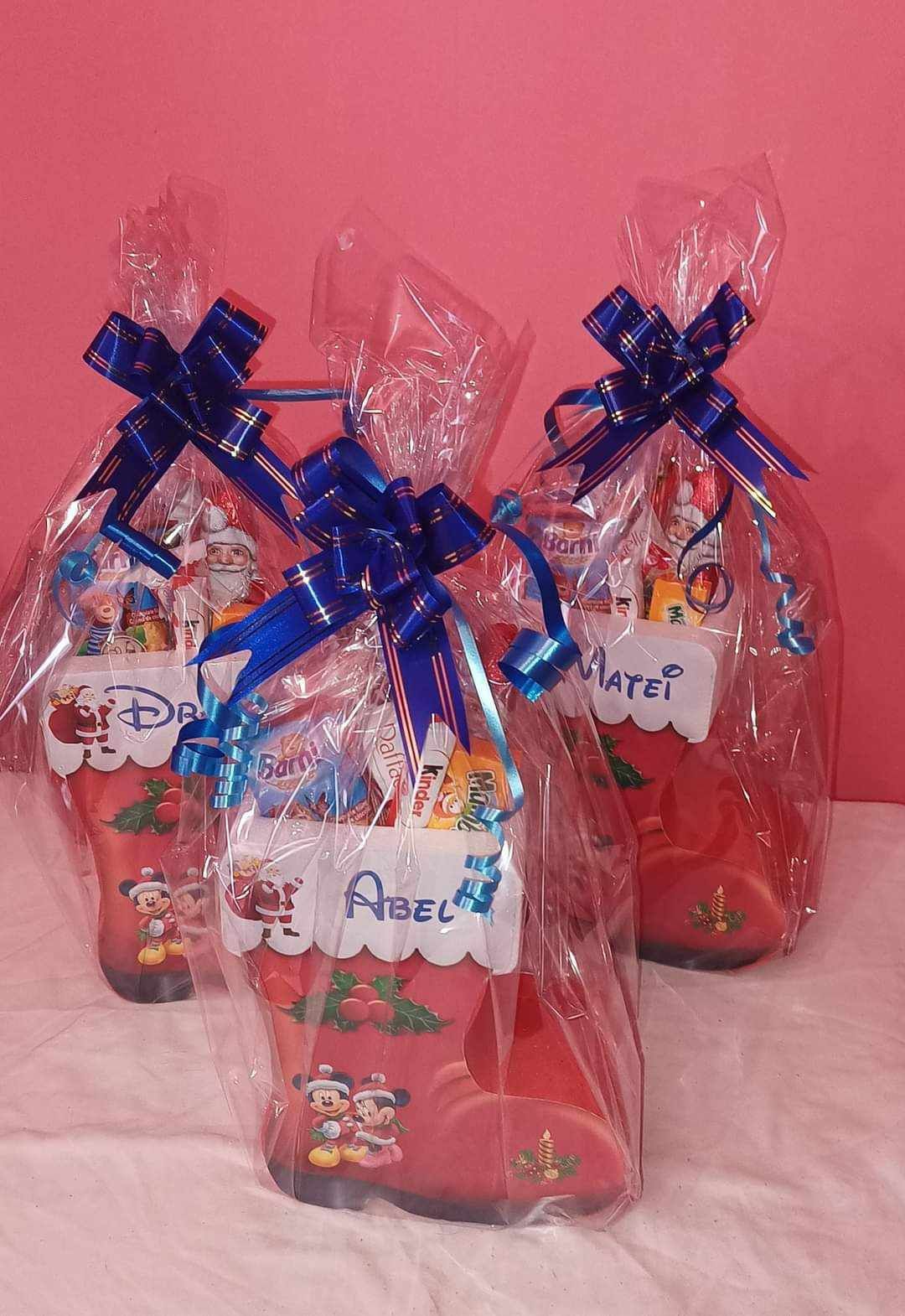 Cadouri pentru pitici mici și voinici!