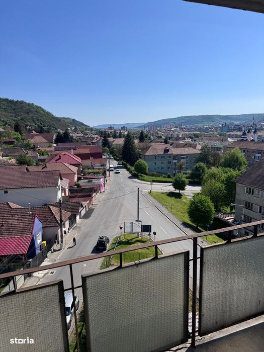 Apartament de vanzare, 3 camere, Str. Govora, Pret: 53.000 Eur