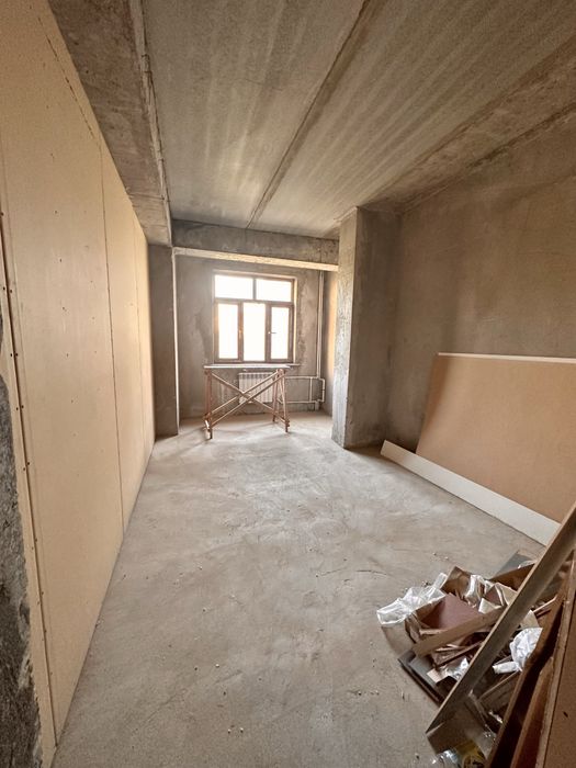 Квартира коробка в новостройке 136м2