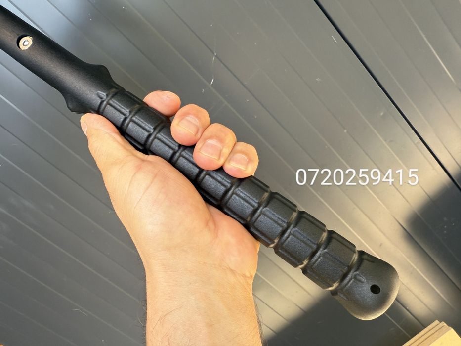 Topor tactic cu 2 taisuri pentru camping si drumetii otel, teaca