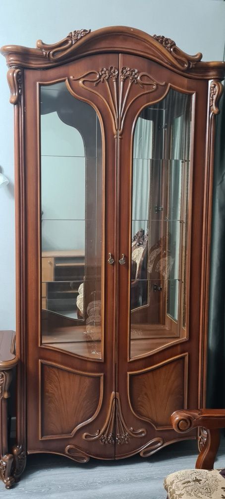 Продам стенку в гостиную