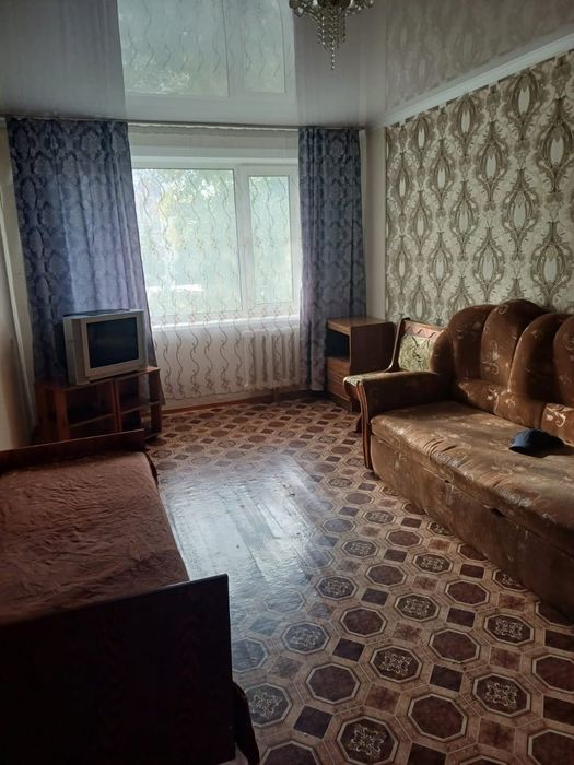 Продам 1кв р-н Северный 3/5