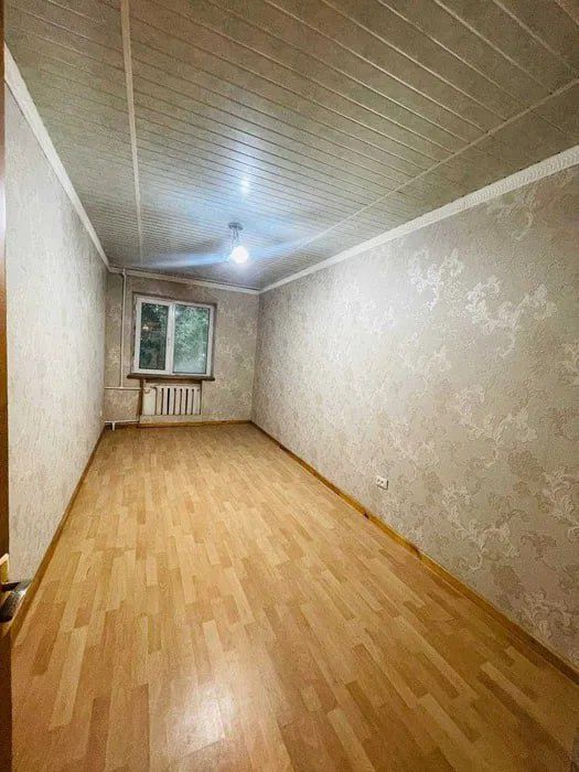 Срочно! Квартира на Шота Руставели 3/4/4 общ пл 70м ,балкон 2*6