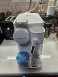 Espressor capsule Nespresso Lattissima One  cu spumare lapte ca NOU