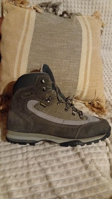 N.43 Мъжки обувки Meindl с Gore tex