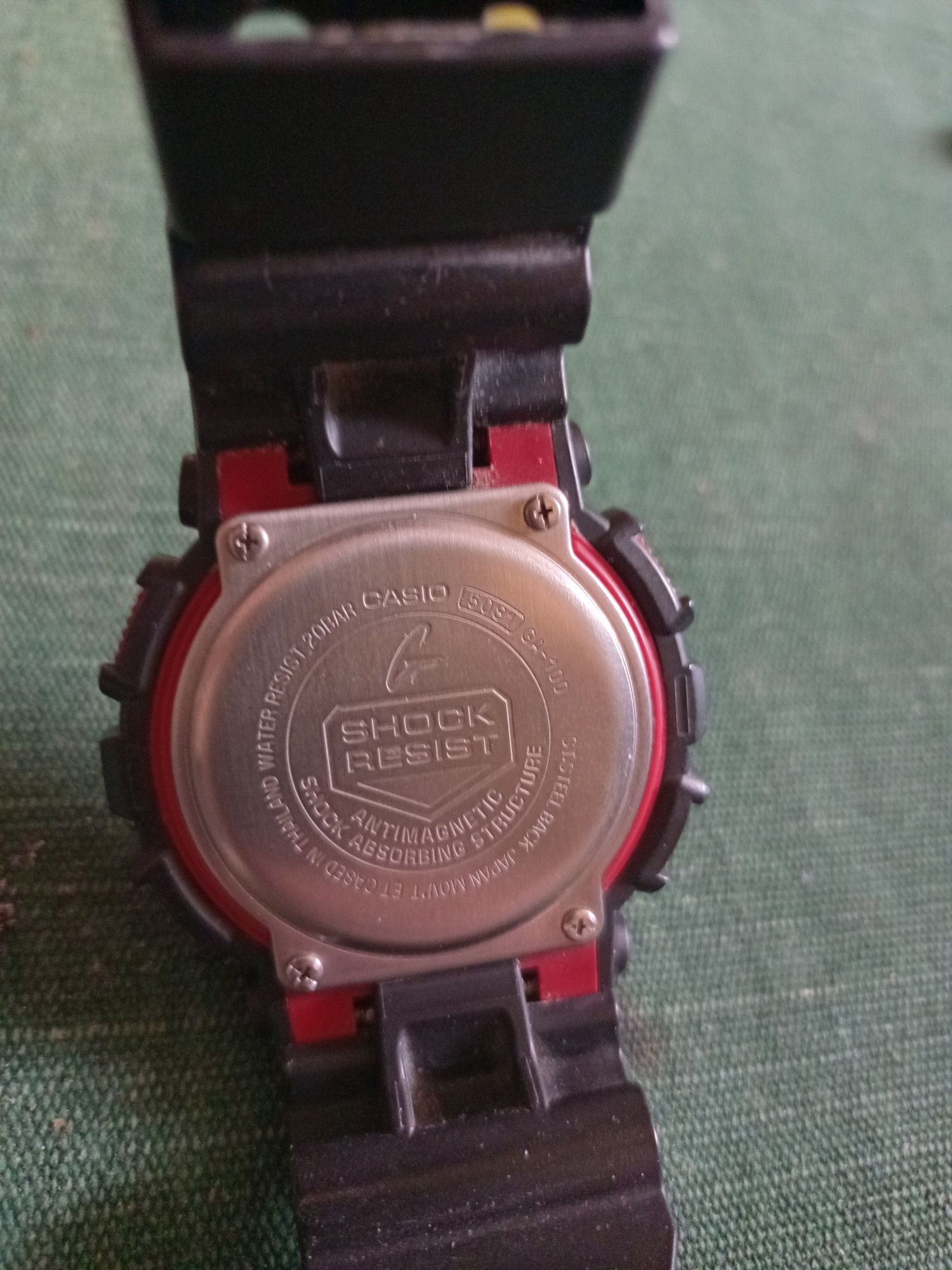 Продавасе G-Shock часовник