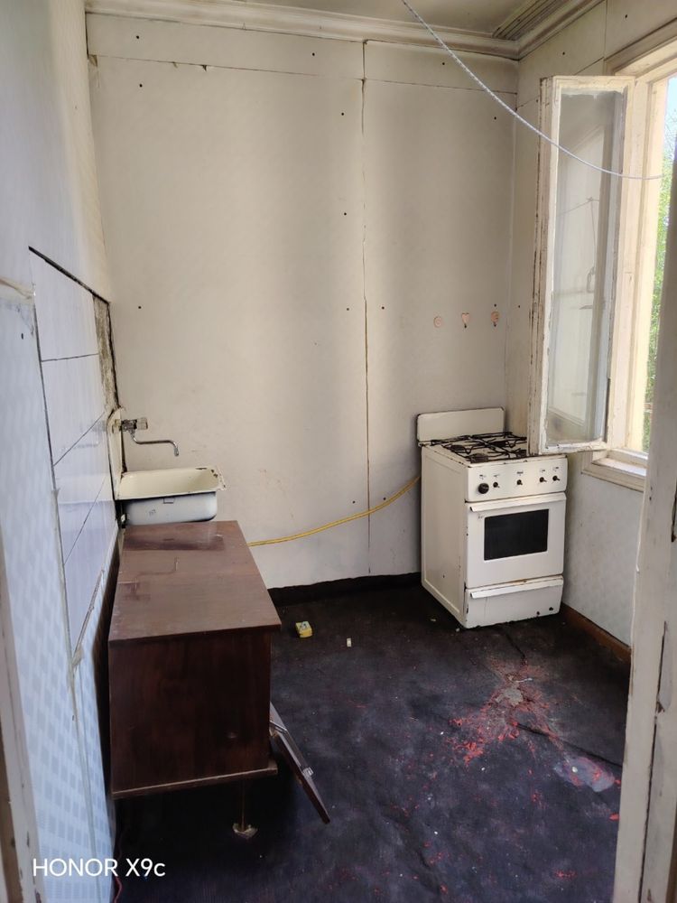 Аренда куйлюк 1.  2 ком 2 этаж 250$ пустой