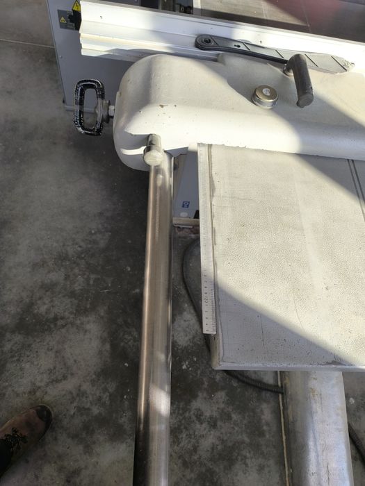 Форматно разкройващ циркуляр с подрезвач