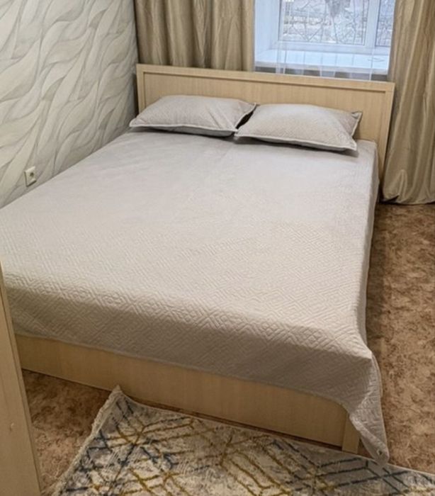 Продам кровать б/у 160/200. Отличное состояние. С матрасом.