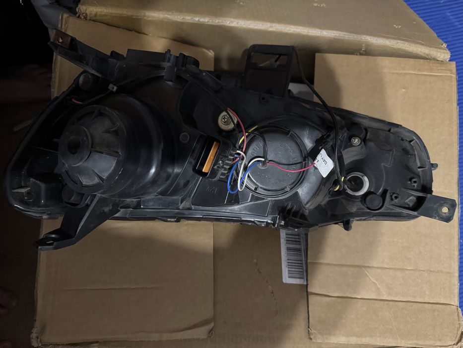 Far Mitsubishi Lancer