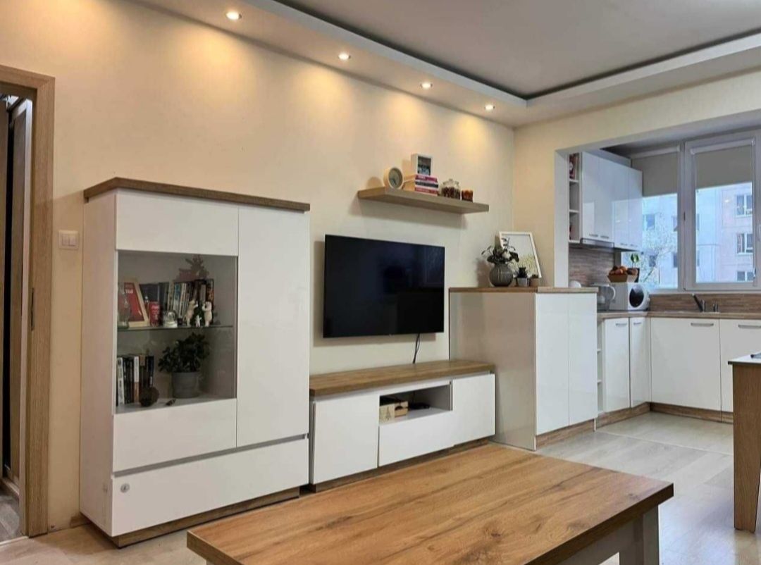Дава се под наем Тристаен апартамент в София, Овча купел - 100 кв.м за 765 € - Снимка #1