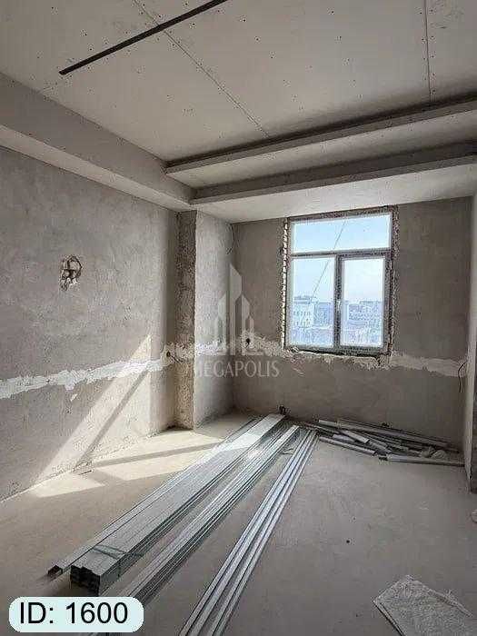 Sharq 1 da 3 xona kvartira sotiladi №1600