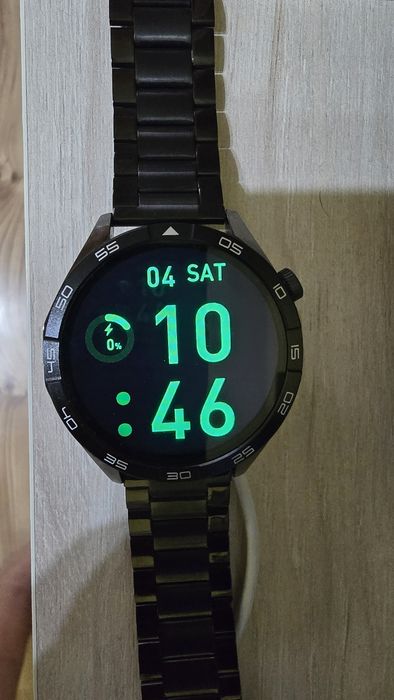 Смарт часовник с който може да следите пулс ,кръвно, и мкого други