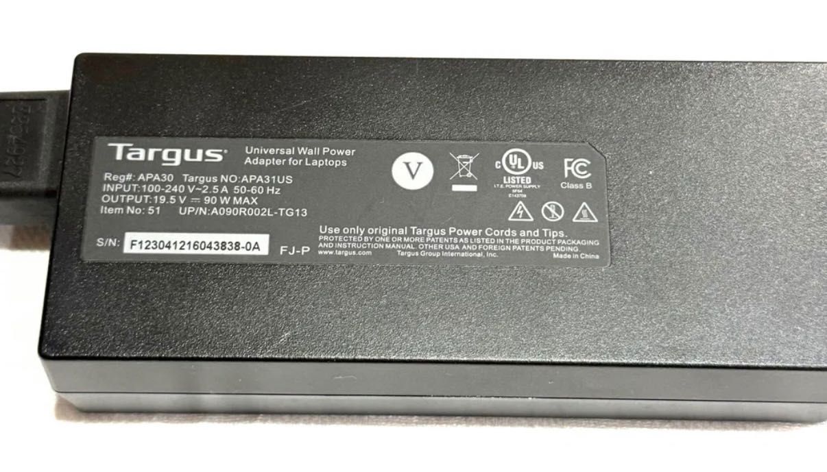 Универсално Зарядно Устройство за Различни Модели Лаптоп Targus 90W