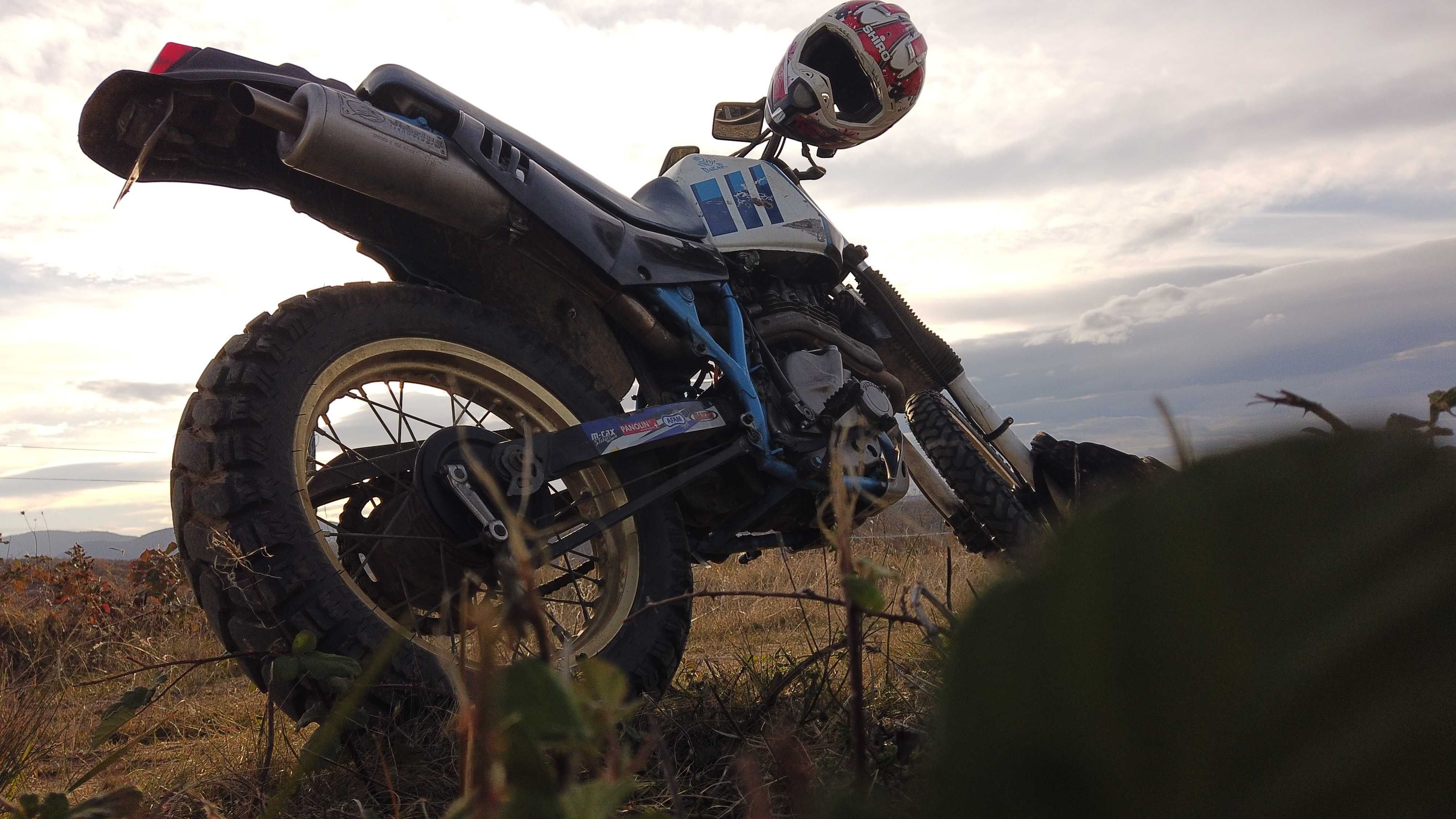Suzuki DR 600 Dakar 1986