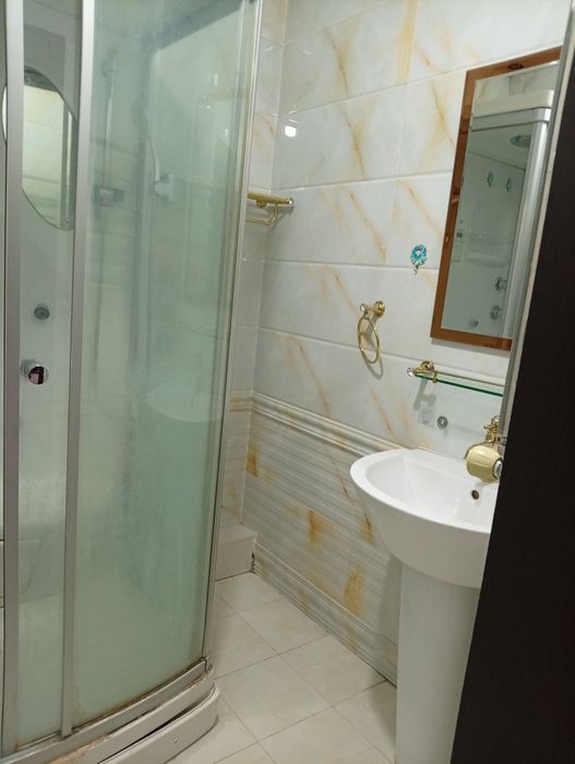 Срочно продаю большую квартиру Можно под нежилое