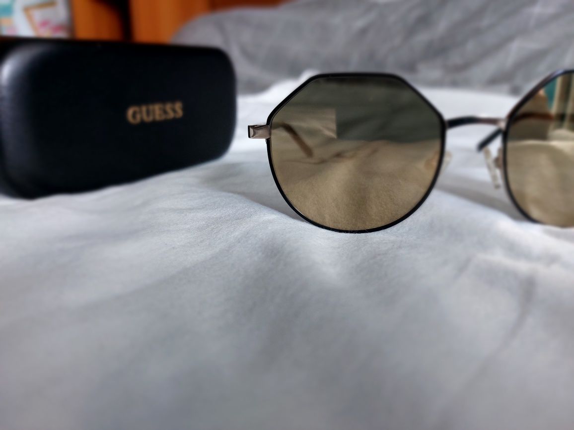Унисекс слънчеви очила Guess
