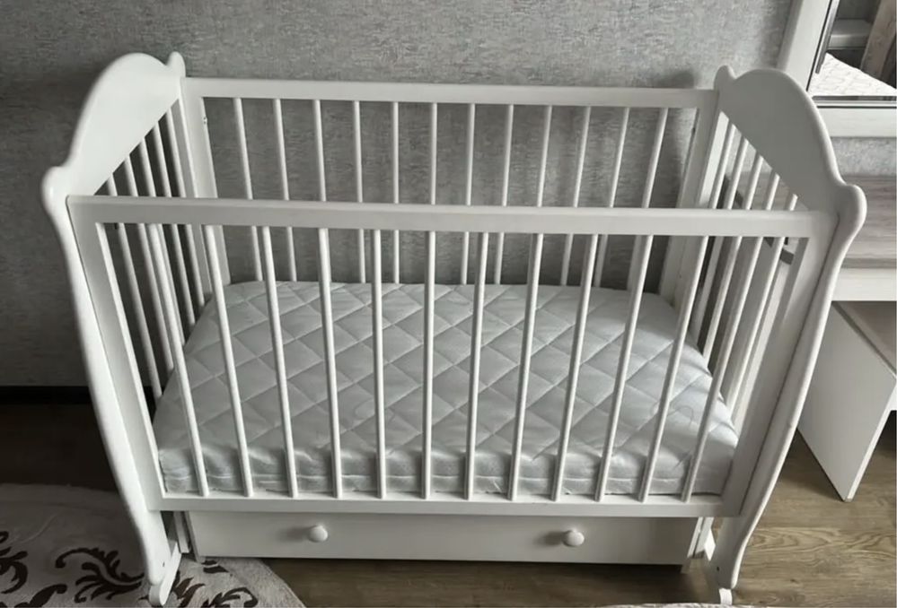 Детская кроватка (дешево потому что место надо освободить)
