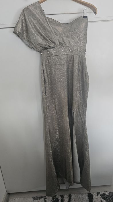 Бляскава рокля s размер