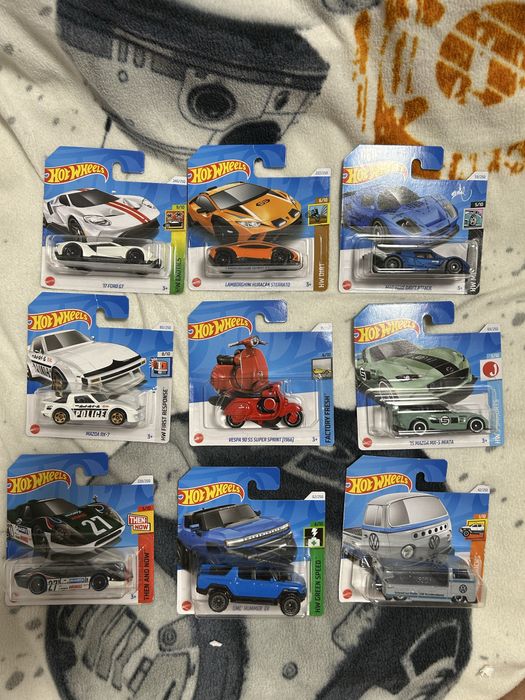 Lot Hot Wheels (41 buc )