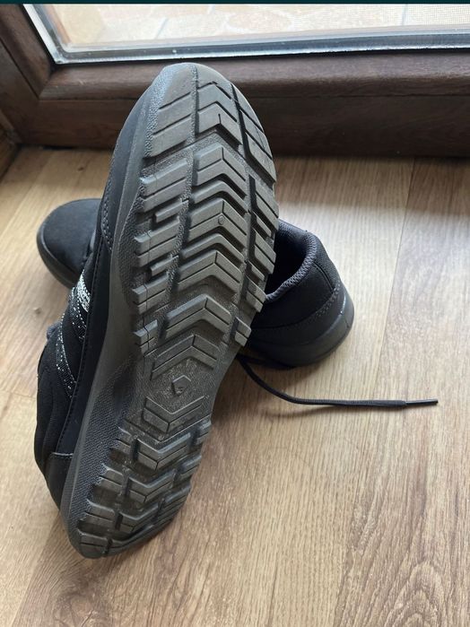 Adidași Quechua 41