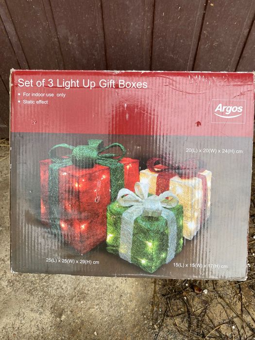 Vind ornamente Crăciun