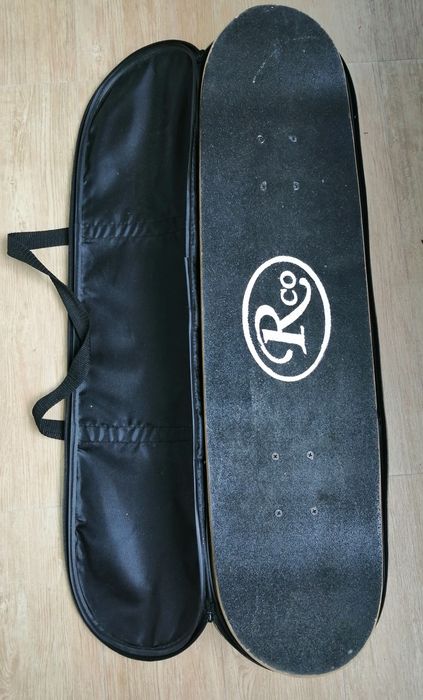 Skateboard, longboard.