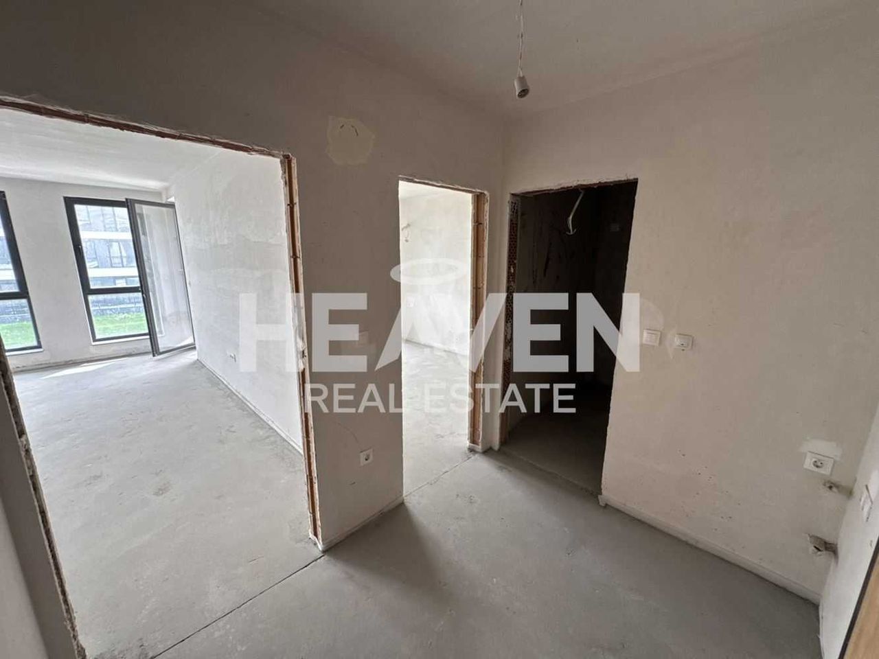 Продава се Двустаен апартамент в Пловдив, Център - 68 кв.м за 1353 €/кв.м - Снимка #4