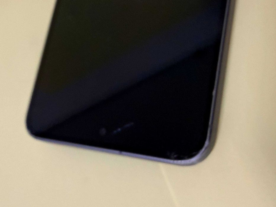 Samsung A56 fisurat (m3) staramanet