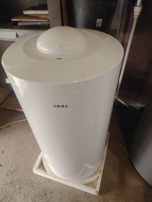 Vând puffer 100 l , pompa, vas expansiune și alte chestii noi toate.