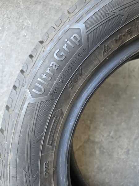 215/60/17 Goodyear 4piese