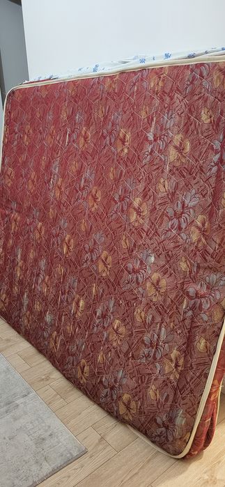 Продам Матрас для 2х спальной кровати