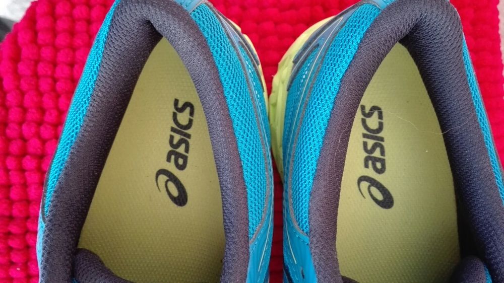 Adidași Asics nr 40 noi