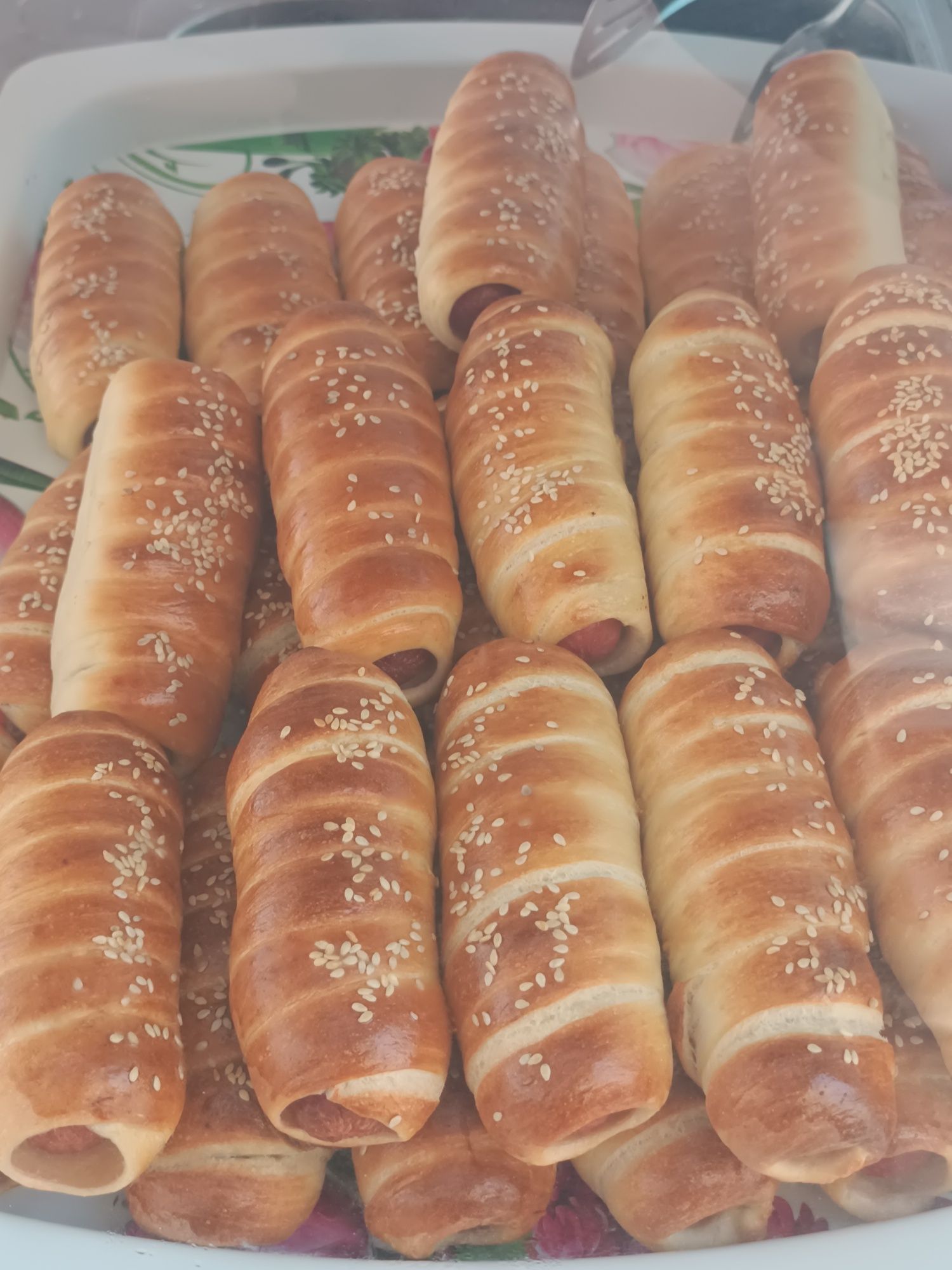 Sosiskali bulochka – do‘konlar uchun sotuvga