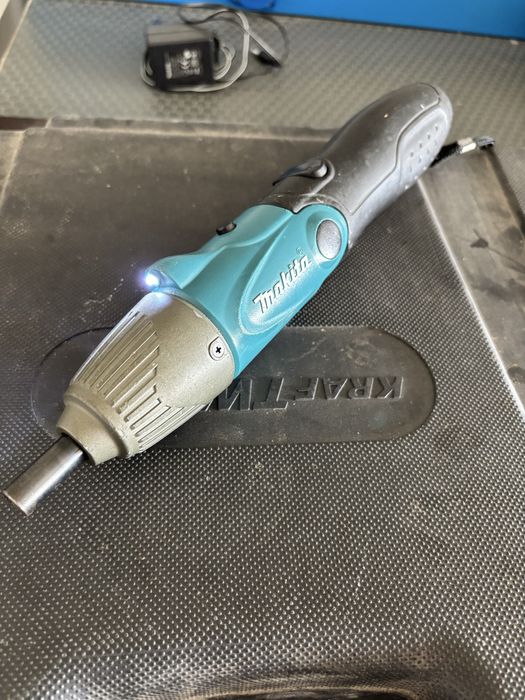 Винтоверт Makita