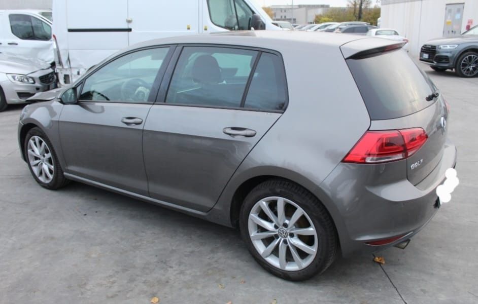 Golf 7 2 броя  2015 и 2019 facelift на части 1.6 TDI