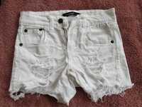 Къси бели панталони