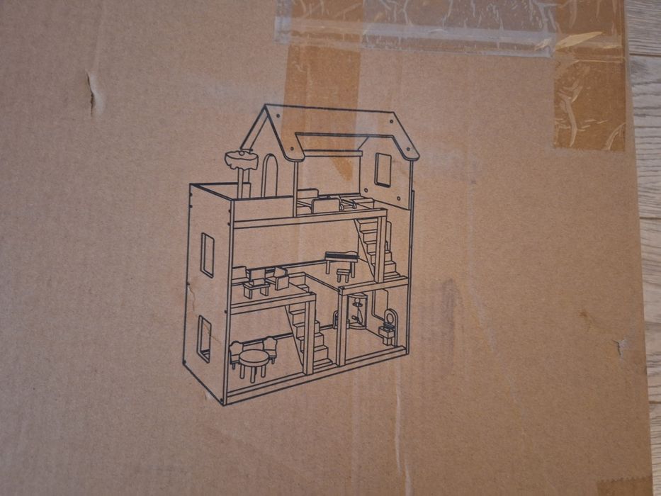 Casa papusi de lemn in cutie noua