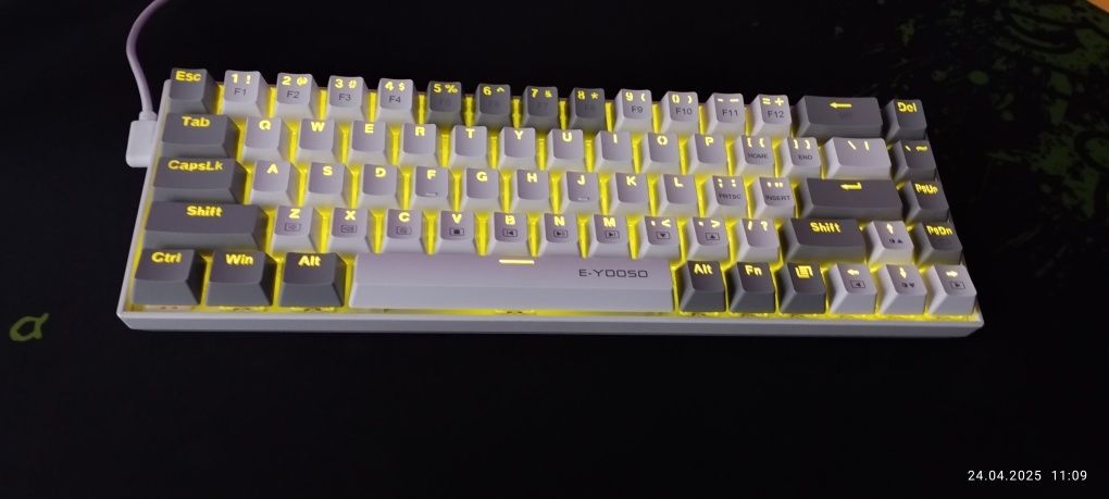 Продаётся E-yooso Z686 механическая  клавиатура