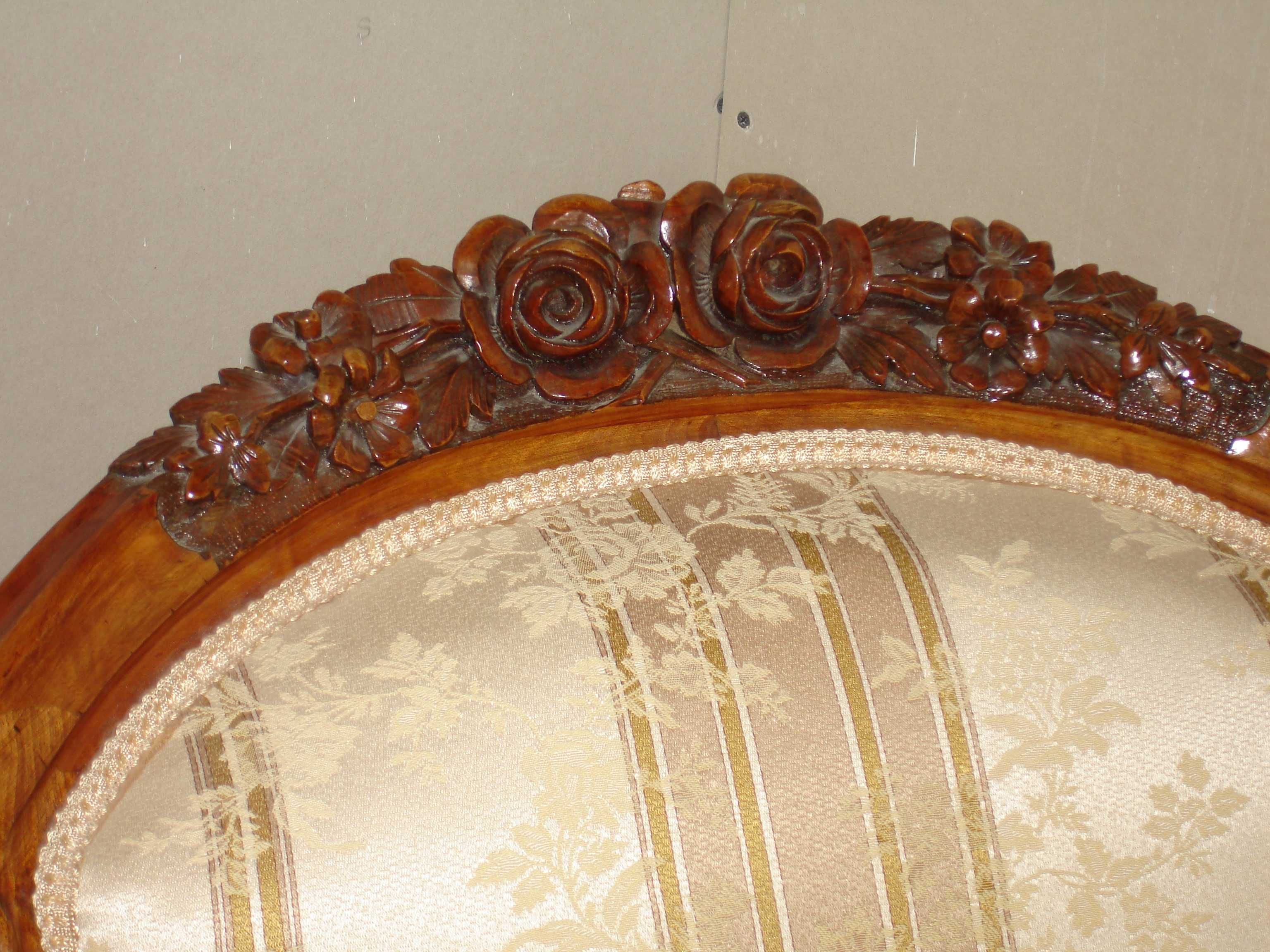 2 Fotolii stil Biedermeier , lemn solid sculptat , foarte frumoase.