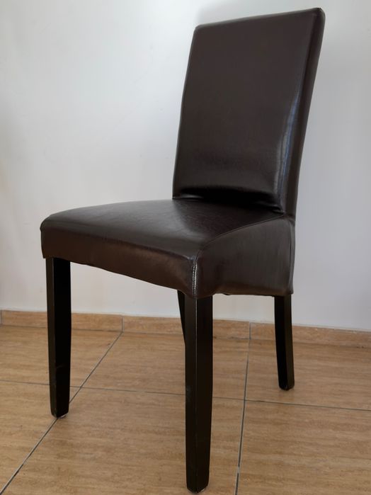 Scaune din piele sintetică