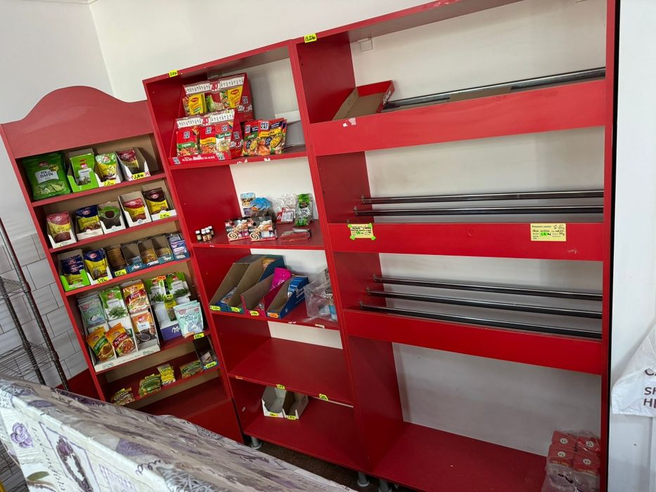 Vand rafturi magaxin alimentar