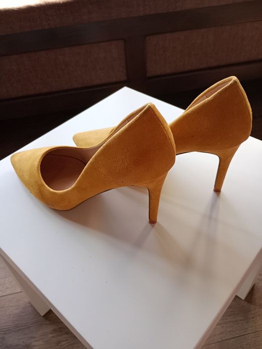 Дамски токчета жълти 38 номер